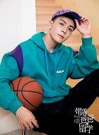 带着爸爸去留学黄小栋的扮演者介绍、是谁演的？