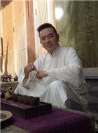 和女人的战斗段正方的扮演者介绍、是谁演的？