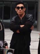 校花的贴身高手钟品亮的扮演者介绍、是谁演的？