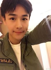 老爸当家李宜橙的扮演者介绍、是谁演的？