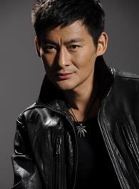 百战天狼谭荣成的扮演者介绍、是谁演的？