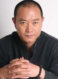 黎明之前边日南的扮演者介绍、是谁演的？