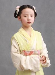 红楼梦少女贾巧姐的扮演者介绍、是谁演的？