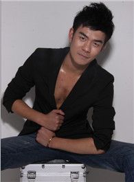 蔚蓝50米网络剧胡哥的扮演者介绍、是谁演的？