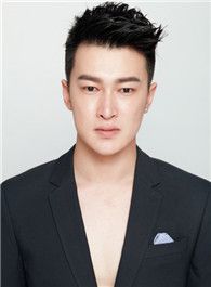 百战天狼秦汉生的扮演者介绍、是谁演的？