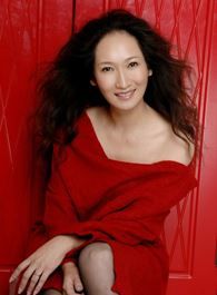 还珠格格3奶娘的扮演者介绍、是谁演的？