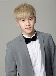 最后一个女神崇楼的扮演者介绍、是谁演的？