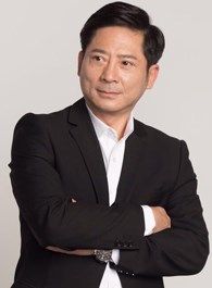 我奇怪的17岁安爸的扮演者介绍、是谁演的？