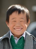 坐88路车回家黄发（童年）的扮演者介绍、是谁演的？