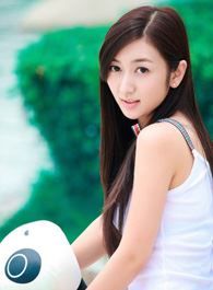 新还珠格格明月的扮演者介绍、是谁演的？