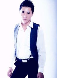 新还珠格格鄂敏的扮演者介绍、是谁演的？