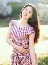 乡亲乡爱何艳华的扮演者介绍、是谁演的？