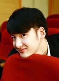 同学今天也很和睦黄知鹤的扮演者介绍、是谁演的？